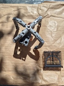 LEGO Doc Ock Minifigure from Set 4857 - "Dock Ock's Fusion Lab" (2004) 