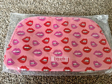 BN BENEFIT PINK WOW LIP PRINT COSMETIC MAKE UP BAG !