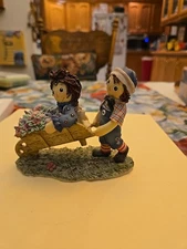 Raggedy Ann & Andy Scatter Seeds of Happiness Wherever You May Go Figurine