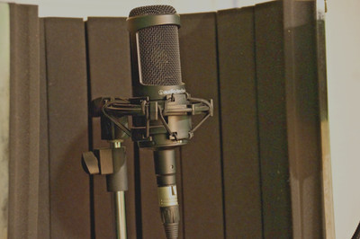 Audio-Technica AT2050 Kondensatormikrofon Set + Stativ Spinne XLR Marantz Shield