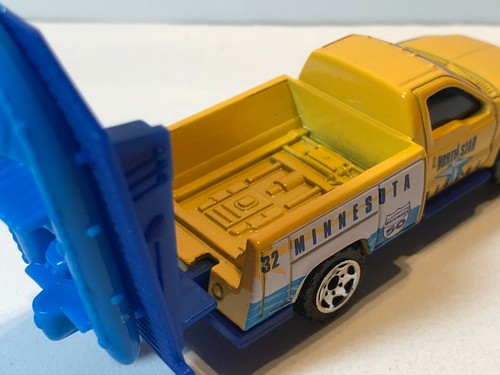MATCHBOX FORD F SERIES TRUCK w/ RAFT YELLOW MINNESOTA ACROSS AMERICA SERIES - Picture 3 of 4