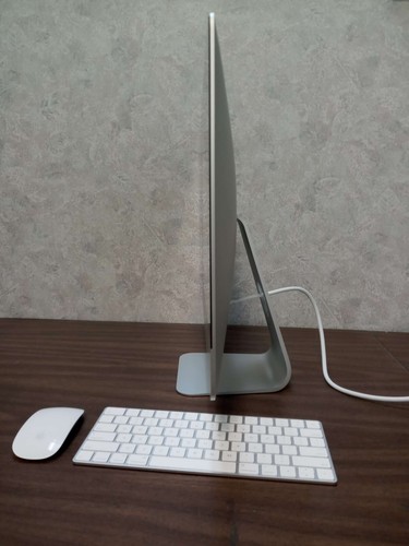 Apple iMac 21.5-inch Late 2015 3.1GHz 2TB SSD - Picture 6 of 7