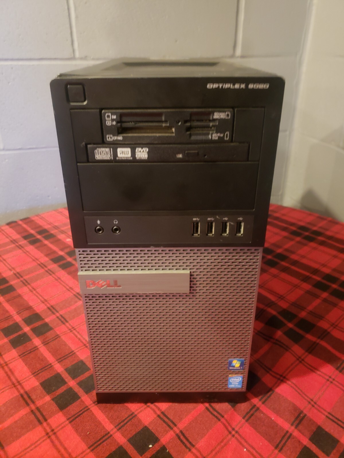 Dell OptiPlex 9020 Desktop Computer - Intel Core i7 i7-4770 3.40