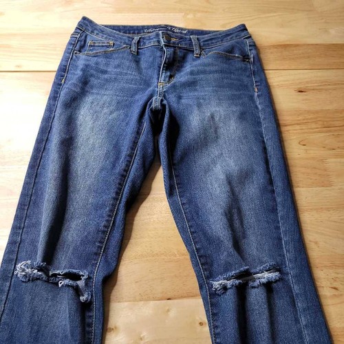 Universal Thread Womens Skinny Jeans Blue Distressed Stretch Medium Wash Denim 2 - Picture 2 of 7