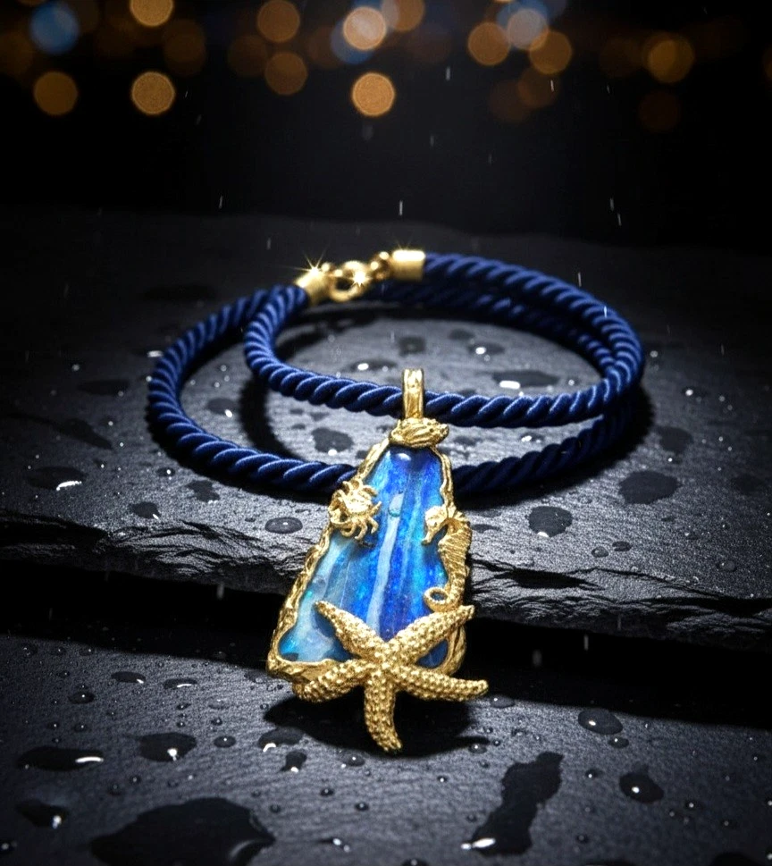 Orecchini A Perno In Oro Giallo 9kt Con Zirconi Cubici – Gioielli Fatti A Mano In UK, Con Confezione Regalo