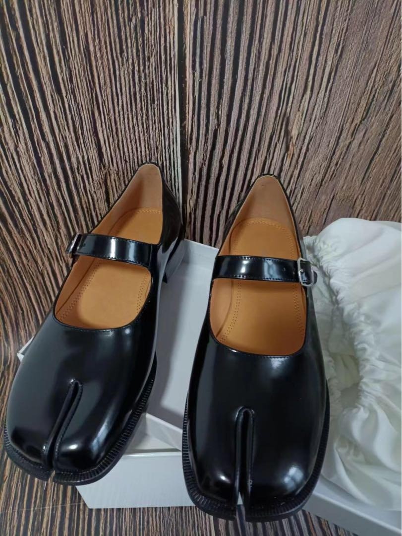 Maison Margiela TABIバレエシューズ 39 1/2 black Maison Margiela Tabi Mary-Jane Black Leather Shoes Authentic Size