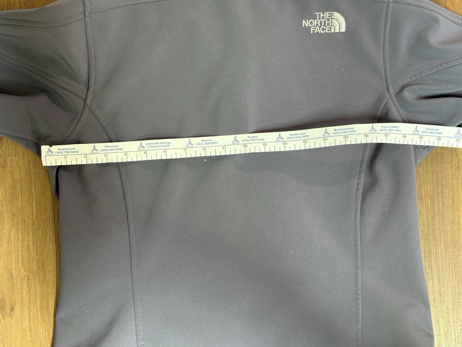 THE NORTH FACE Women's Medium Jacket thumbnail 4