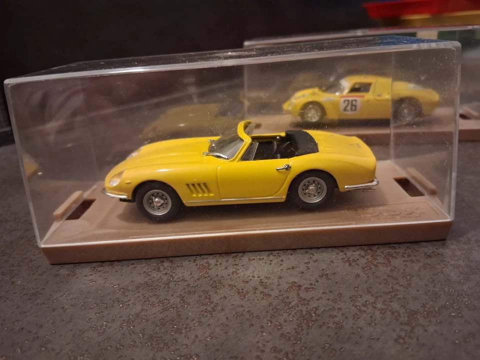 Lot 6 FERRARI Jaunes Neuf/boîte lot 2 - Photo 2/4