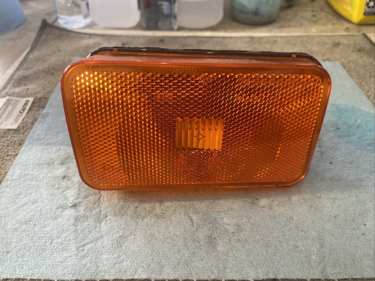 1994 - 96 Jaguar XJS Front RH Pass Side Marker Light Amber