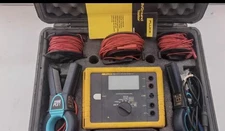 DUTY FREE FLUKE 1623 Ground Resistance Tester As shown in the figure, the functi