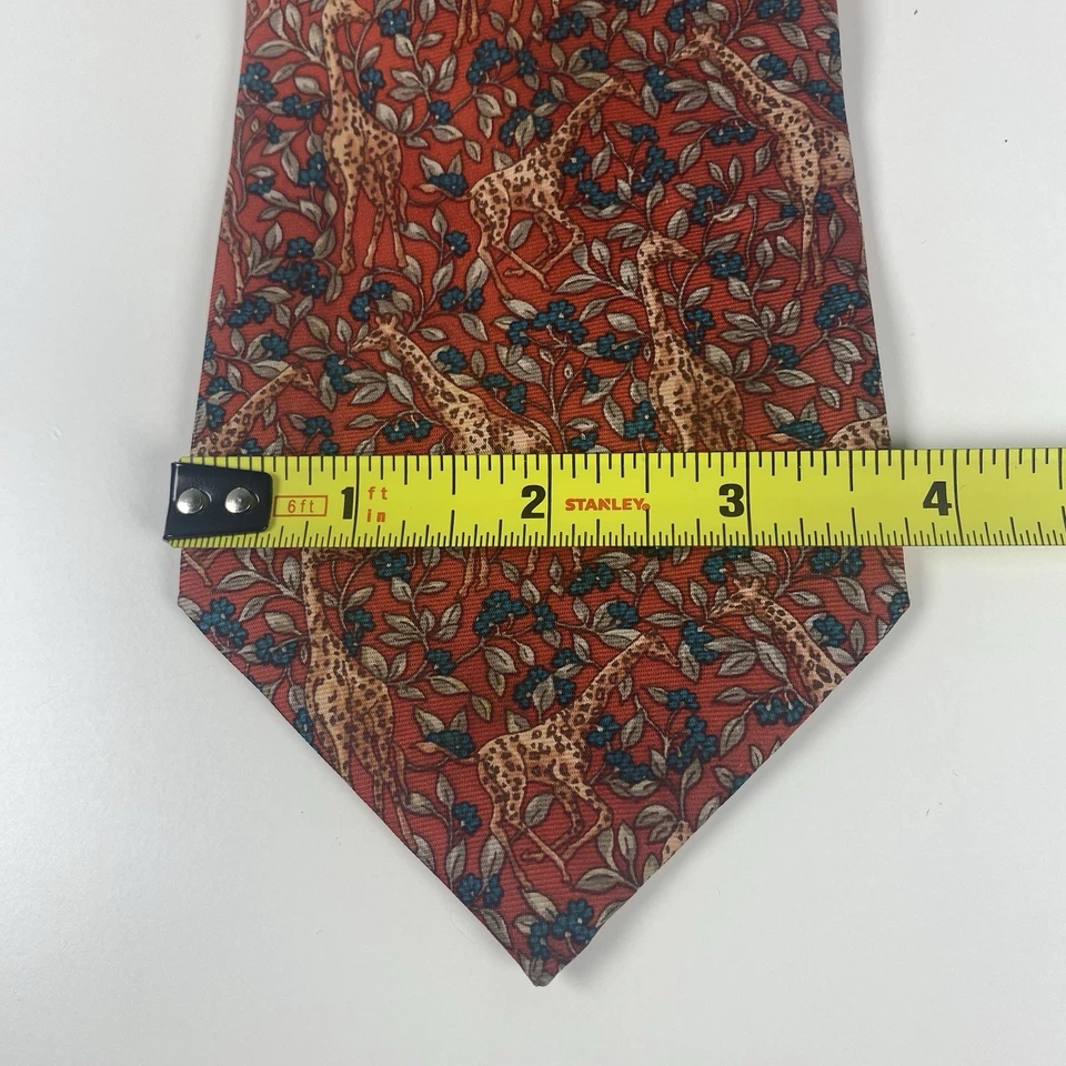 Corbata de seda roja vintage Burberry's of London "Jirafas" W 3,75" L 60" Foto 4 de 4
