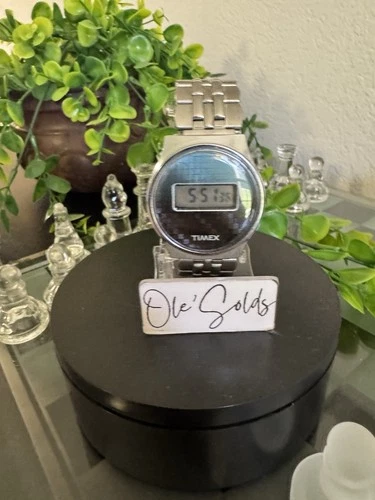 Vintage Timex Digital LCD Silver Tone Watch With Pixel Blue Dial