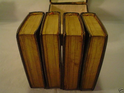WONDERFUL BOXED SET/4 FRENCH MINIATURE BOOKS, c.1910 - Picture 5 of 12