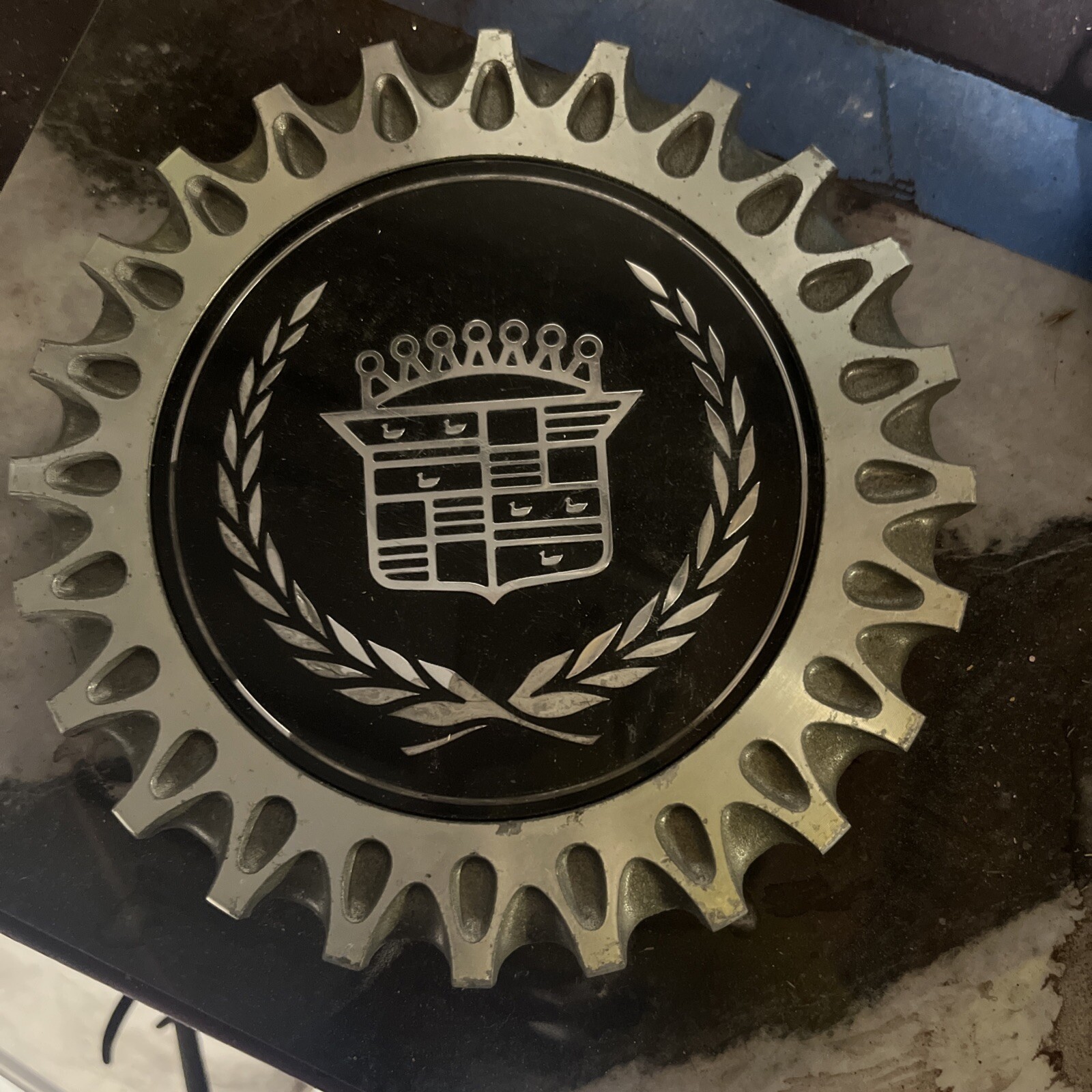 1993-97 Cadillac Deville Wheel Center Cap.Genuine OEM ONE piece