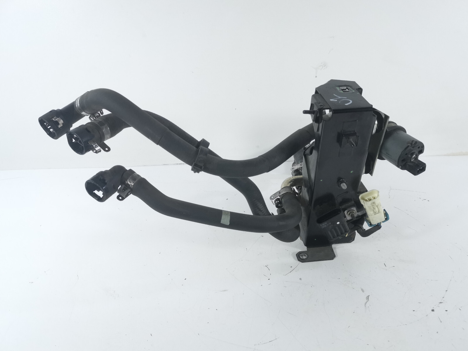 04-19 Maserati GranTurismo S M145 TGK Heater Water Valve Set
