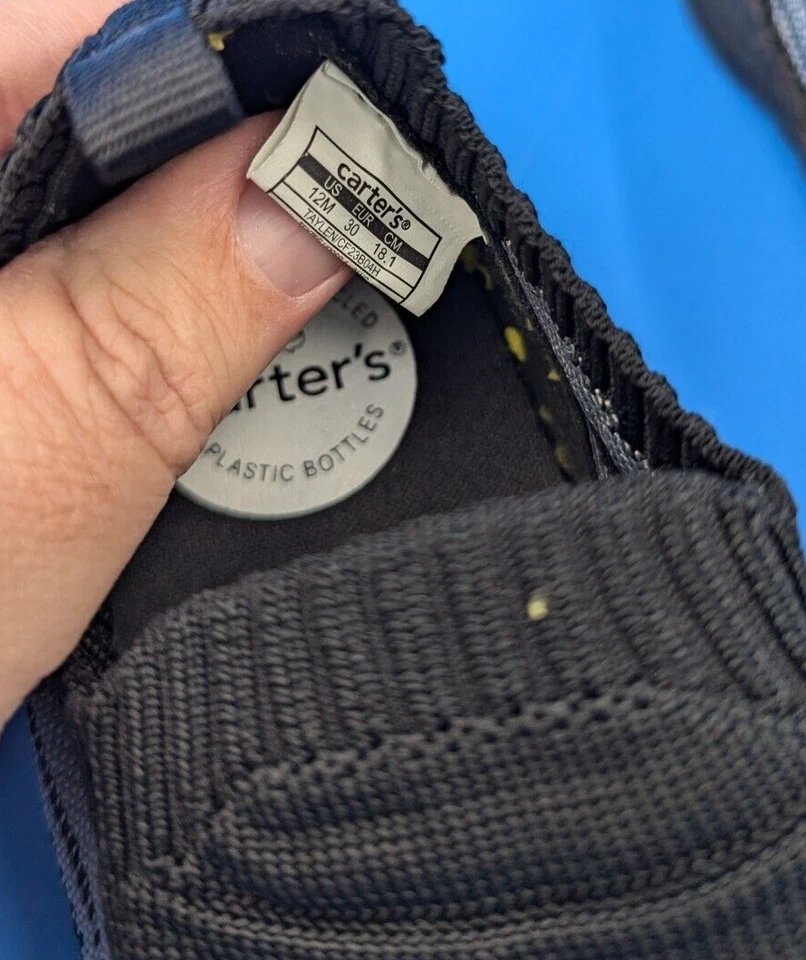 Zapatillas deportivas Carter's para niños negras sin cordones de punto, talla 12, zapatos ligeros Foto 3 de 4