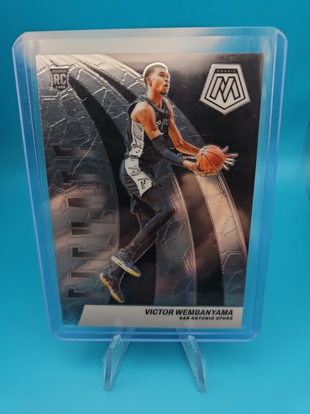 VICTOR WEMBANYAMA - 2023-24 Panini Mosaic Elevate #18 ROOKIE Insert