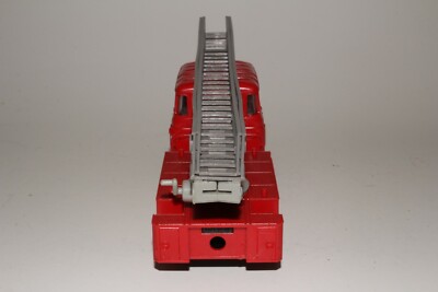 NOREV 1/43 – Berliet GBK 18 + échelle Magirus DL 30 H – Pompiers N°97 – Occasion