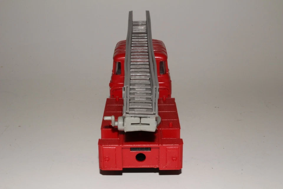 NOREV #97 1:43 BERLIET GBK18 ECHELLE MAGIRUS DL30H Fire Truck - Image 2 of 4