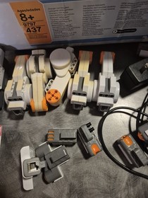LEGO Mindstorms Education Base Set 9797, 431 Pieces, STEM, USB, Bluetooth, 8+