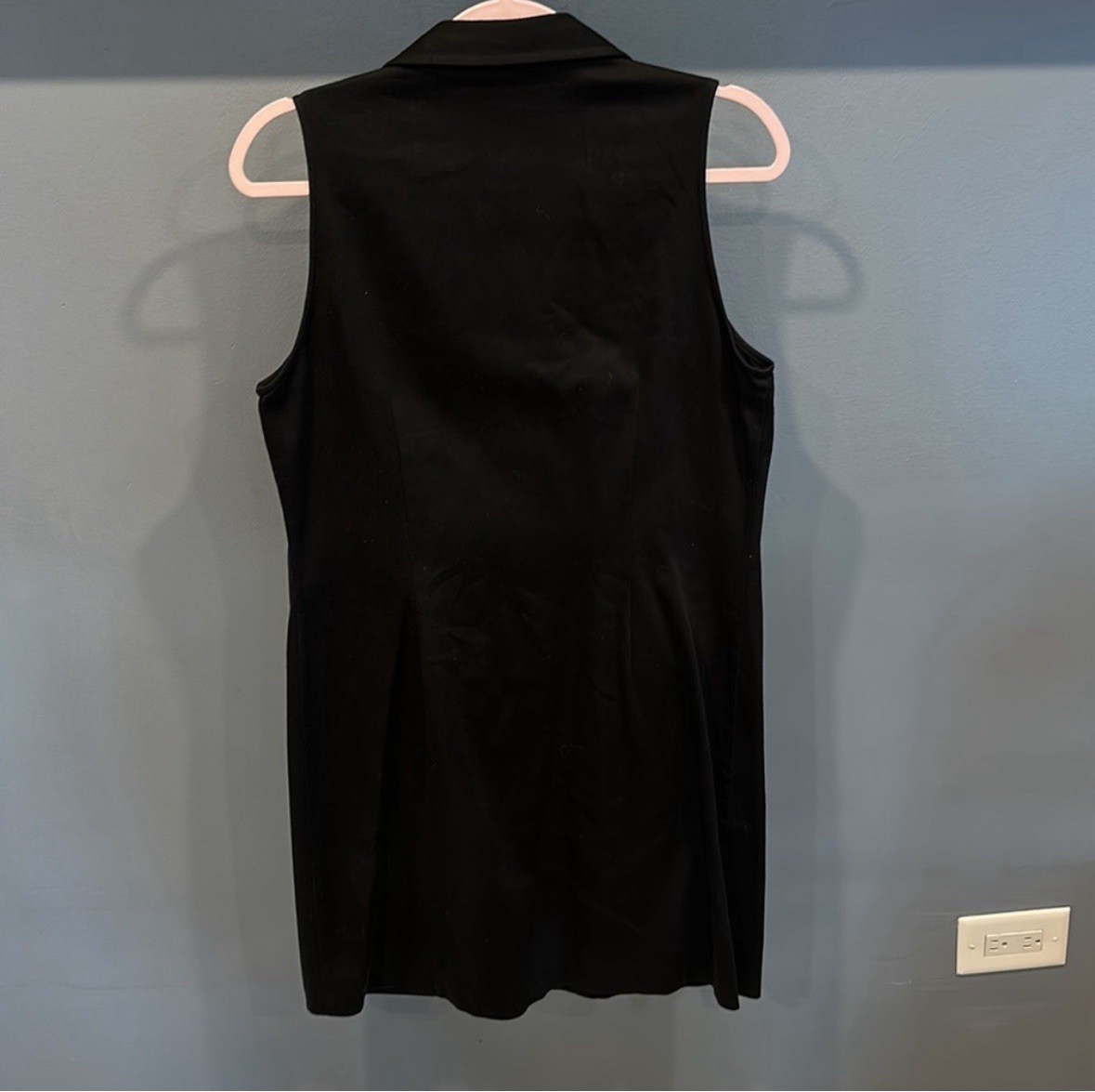 J. McLaughlin Black Button Front Collared Sleevel… - image 2