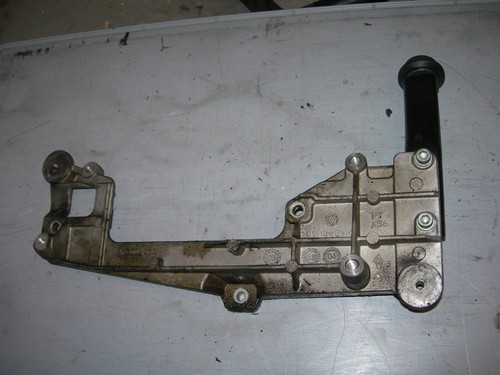 VW Audi seat skoda 2,0l TDI BKD Motor Halter Halterung AGR Kühler 03G131159