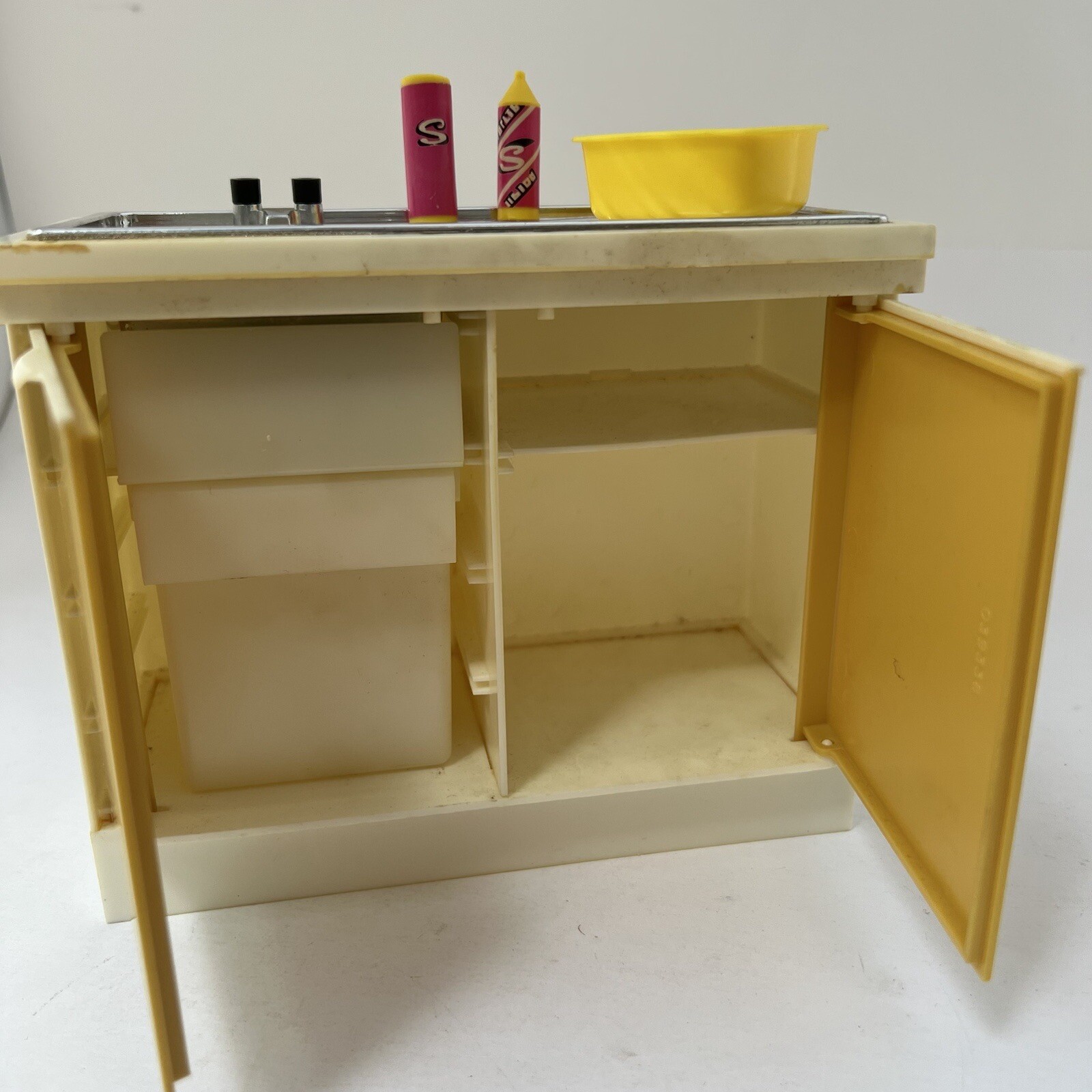 1978 Vintage MARX TOYS USA Sindy Doll HOUSE 1970s KITCHEN SINK 1246