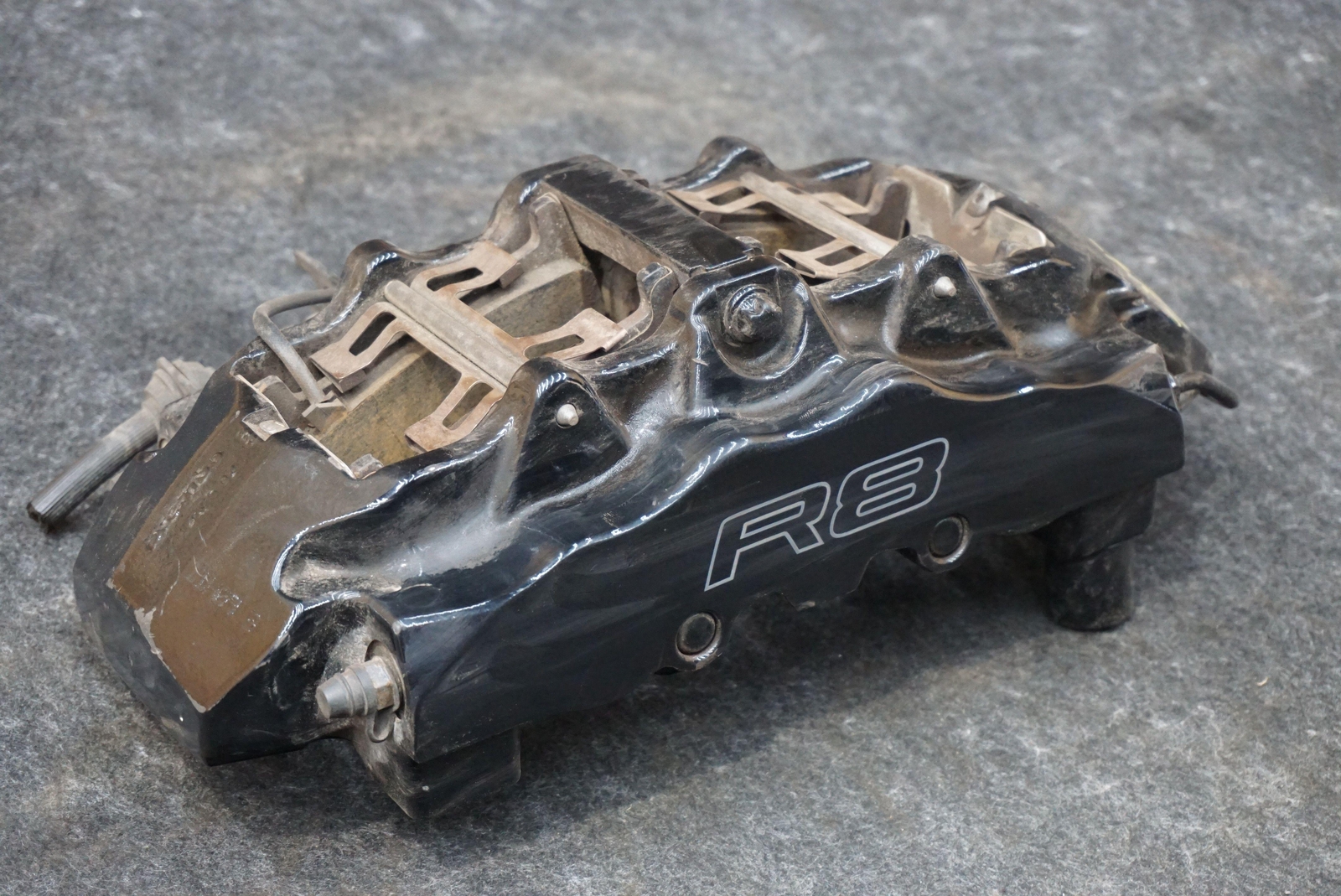 Front Left Driver Side Brembo Brake Caliper Black OEM 420615107B Audi R8 08-12