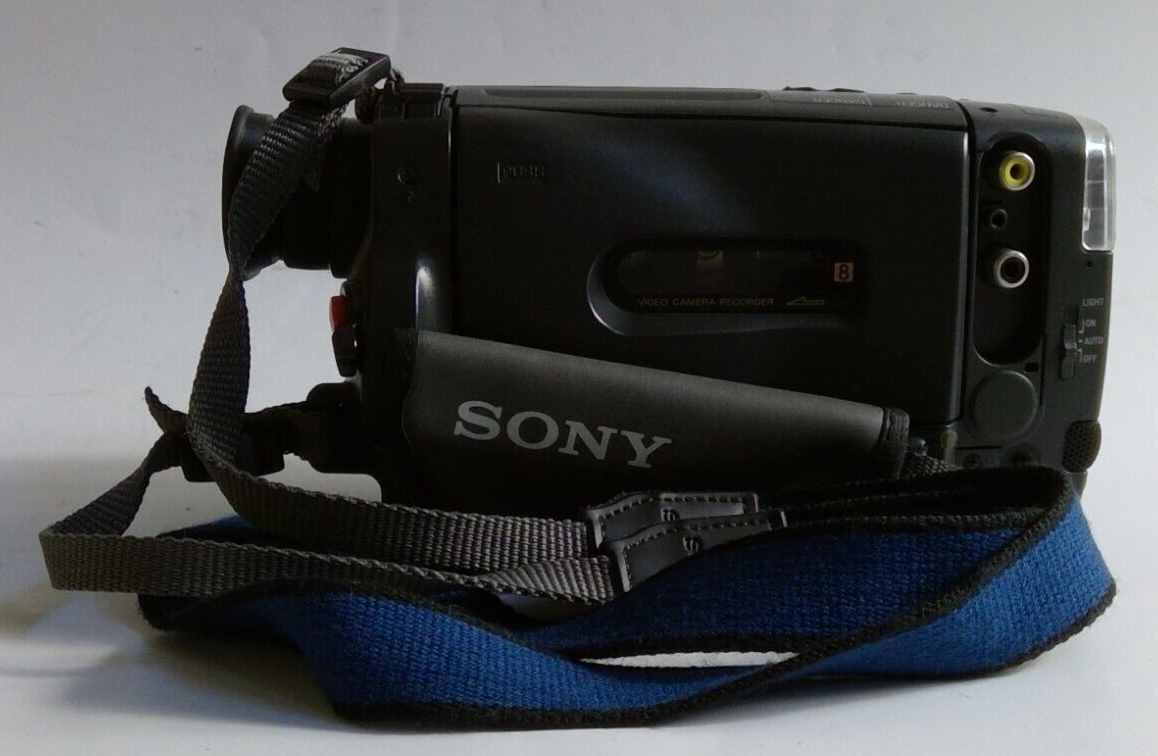 （新品）SONY Handycam CCD.TRV96K videoHi8 Amazon.co.jp: Sony CCD-TRV96K Camcorder (Hi8 Camcorder, Hi8