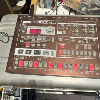 Korg Electribe R mkII ER-1 mkII Digital Rhythm Synthesizer 16-Pad Sequencer