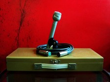 Vintage 1986 Electro Voice RE15 dynamic cardioid microphone w accessories RE10