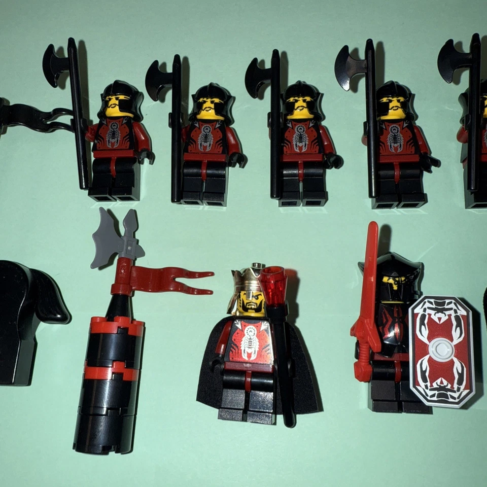 Lego Knights Kingdom Lot of Minifigures - Image 3 of 4