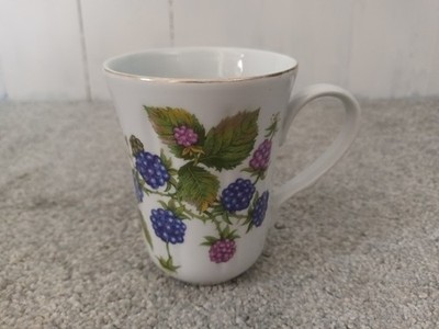 Vintage Beerenbecher, Bounty Berries Muster Tasse/Becher Tschechoslowakei