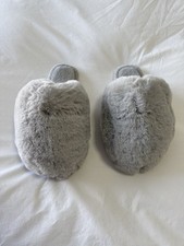 Pottery Barn  SZ Medium  Gray Alpine Faux Fur Slippers Extra Puffy