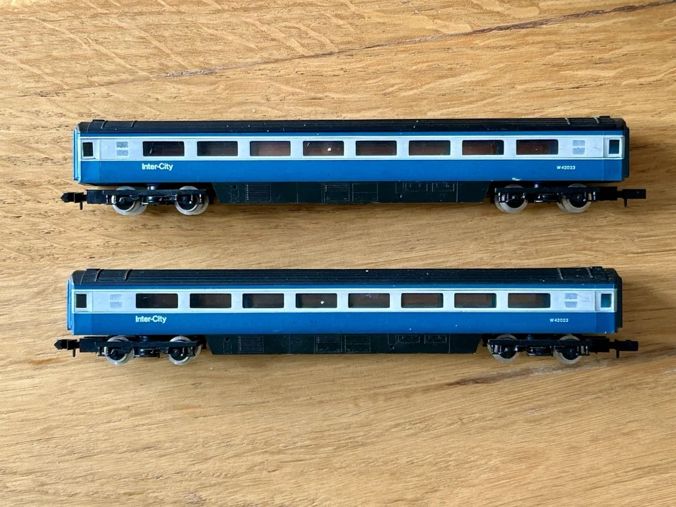 2 x Graham Farish 0705 N Gauge Mark 3 Trailer Standard TS in InterCity Blue Grey - Image 2 of 4