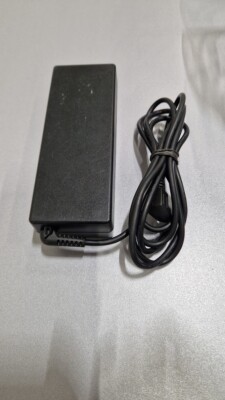 Fujitsu CP481149-02 Adapter 19.0V 5.27A Gebraucht Aktiv Ohne Stromkabel