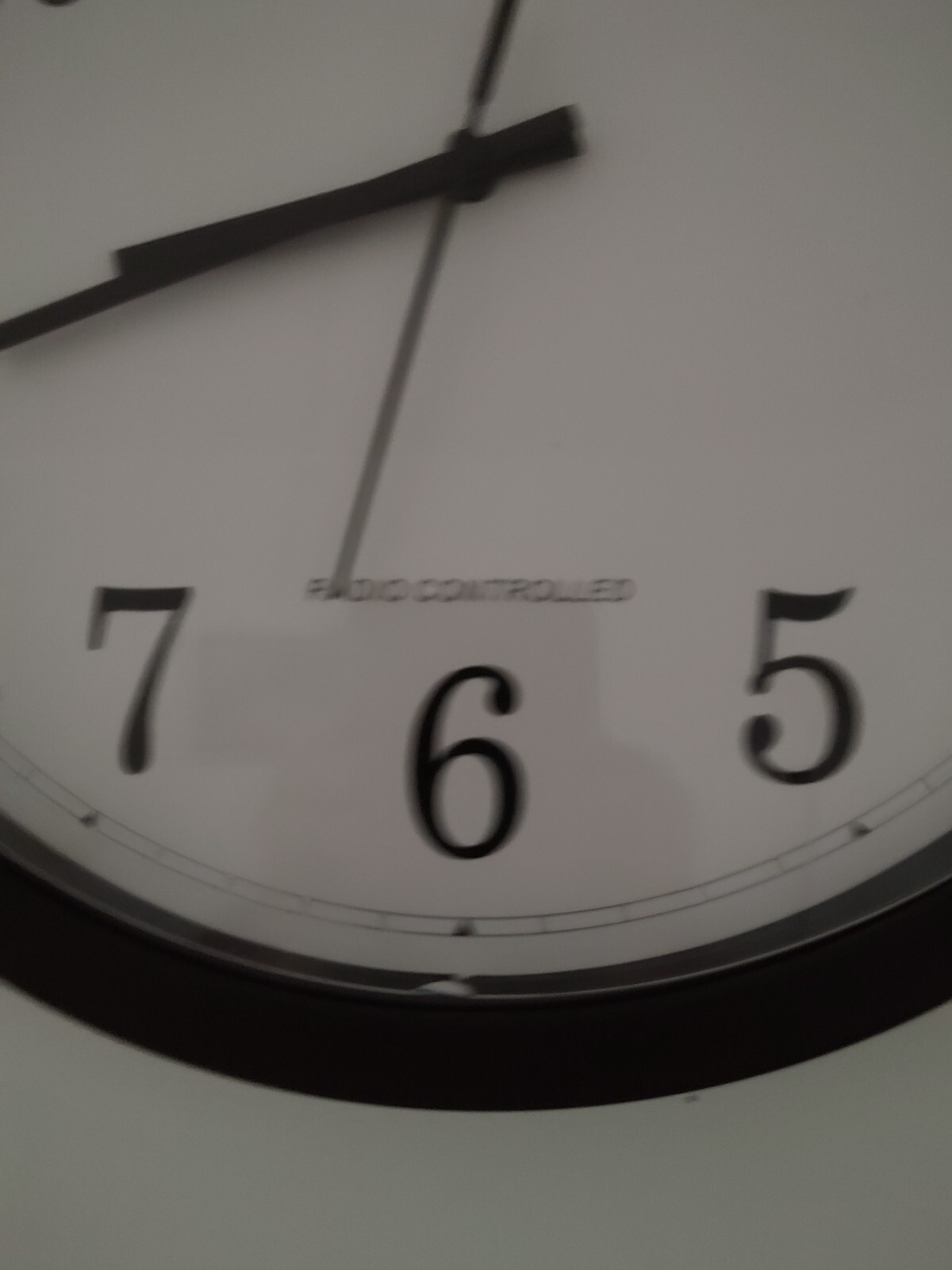 La Crosse Technology Atomic Analog Wall Clock Round Radio Controlled Glass Face