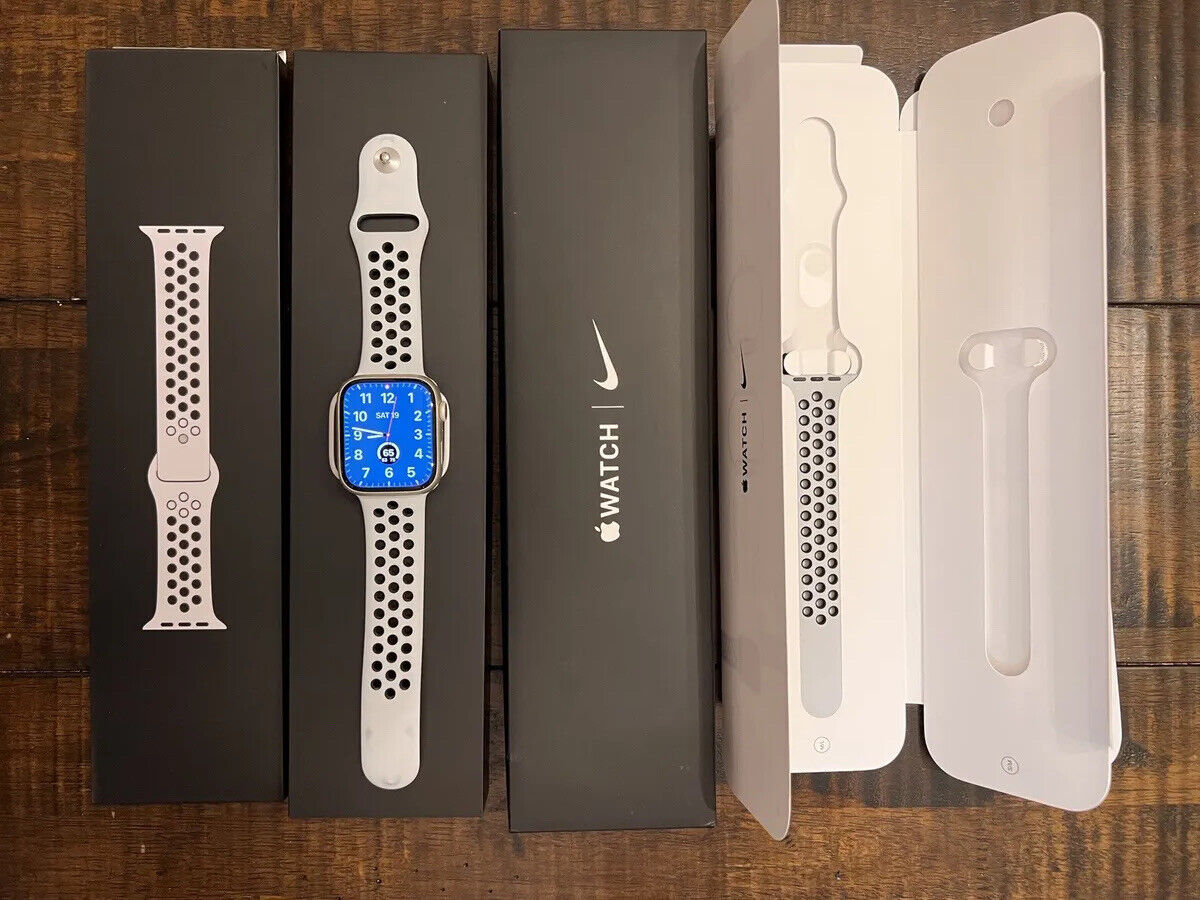 Apple Watch Nike Series 7 (GPS + Cellular) 45mm Starlight Aluminum Case