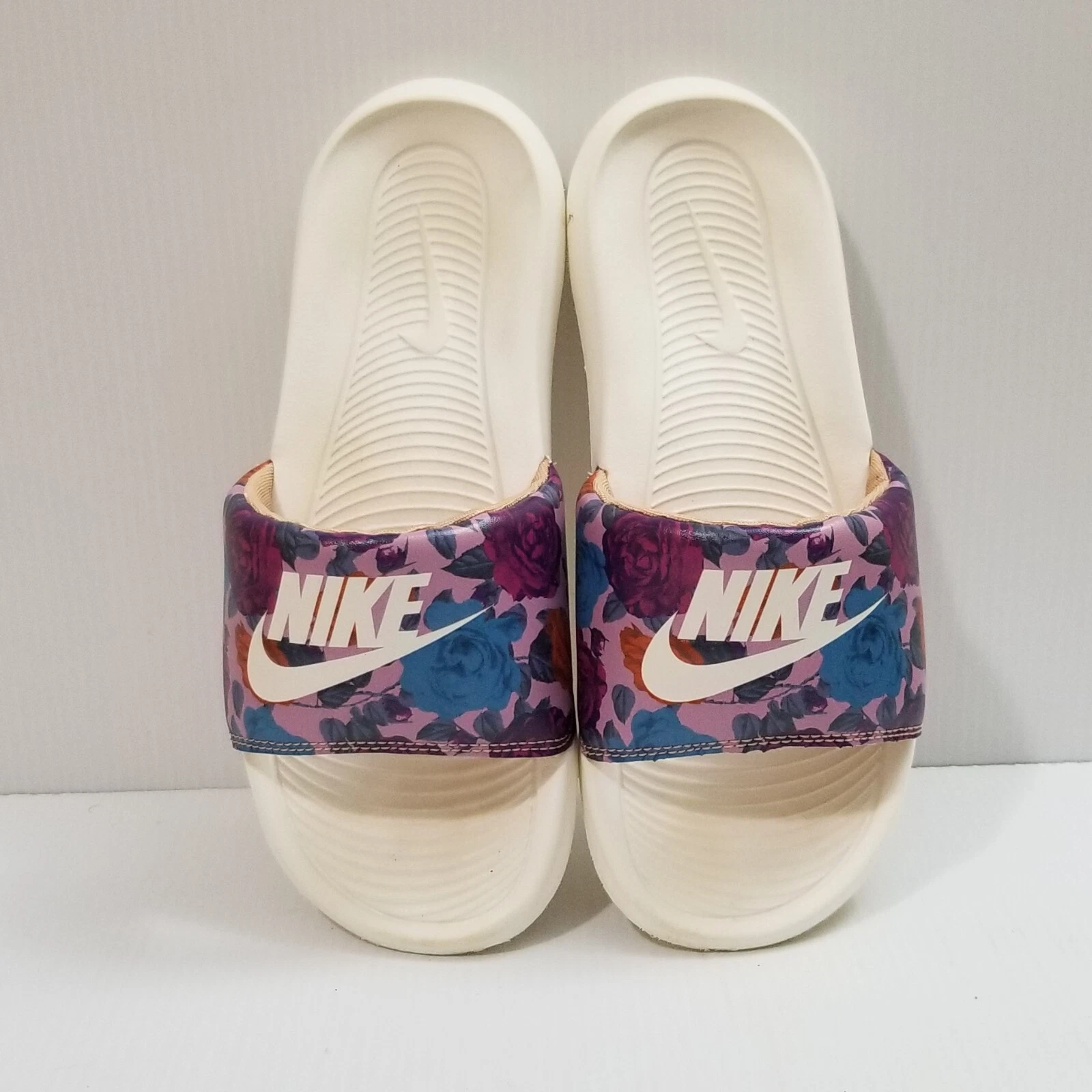 Sandalo Nike Victori One donna taglia 7 bianco viola cravatta da passeggio CN9676 600
