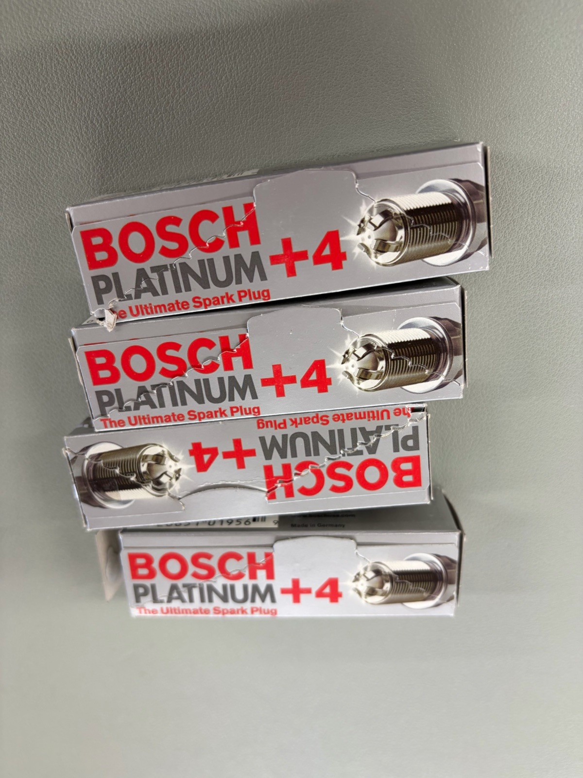 NEW FOUR Bosch Platinum Spark Plugs 4449