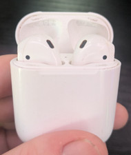 Apple AirPods 1st Generation with Charging Case - White (RIGHT POD NOT WORKING)