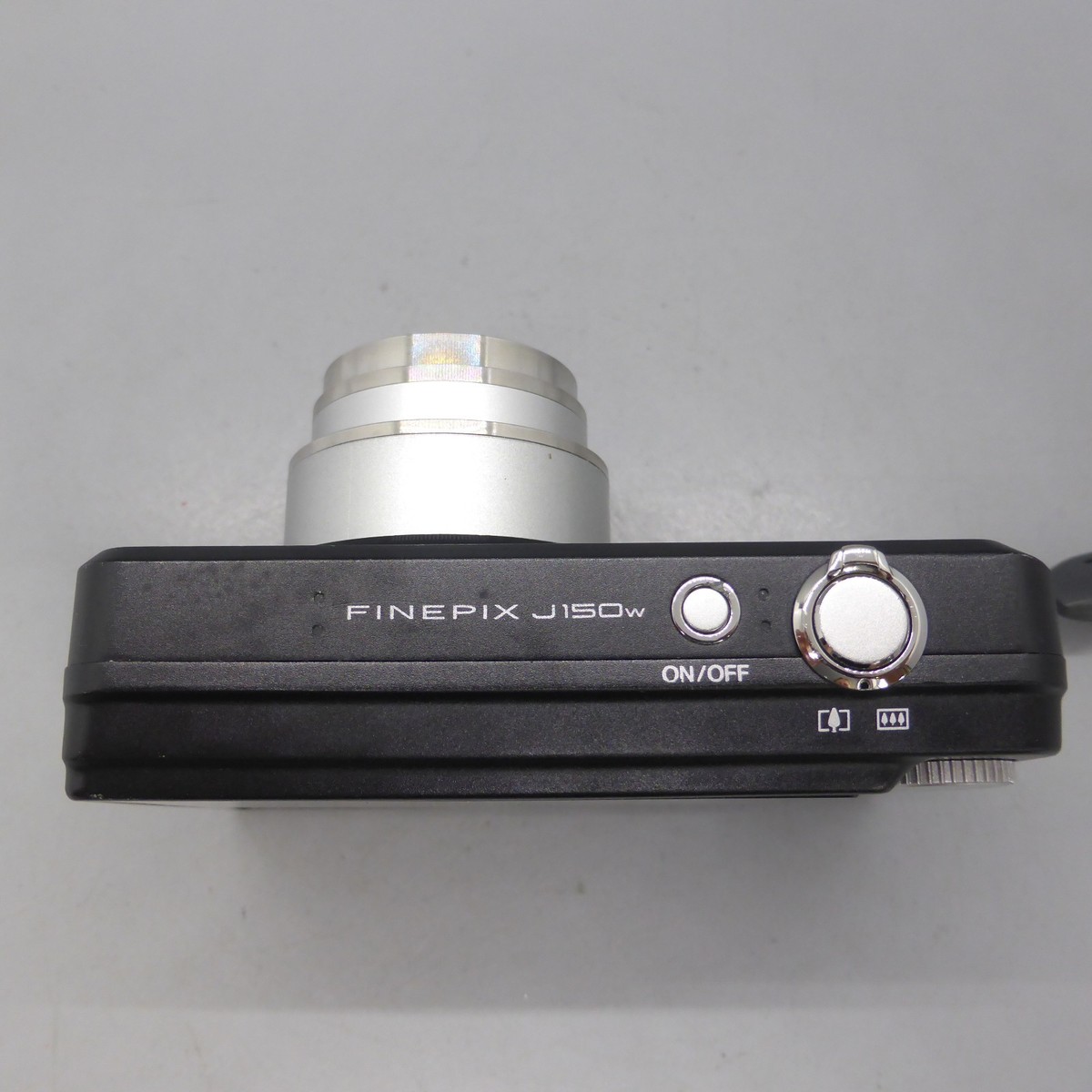 Fujifilm FinePix J150W, cea mai noua camera foto Fujifilm de 10