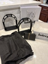 Intrepid Ferro da Stiro per Piede Largo in Metallo Nero -