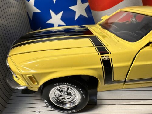 Ertl 1970 Ford Boss 302 Mustang Grabber Yellow (no shaker) 1:18 Diecast #7484 - 第 5/12 張圖片