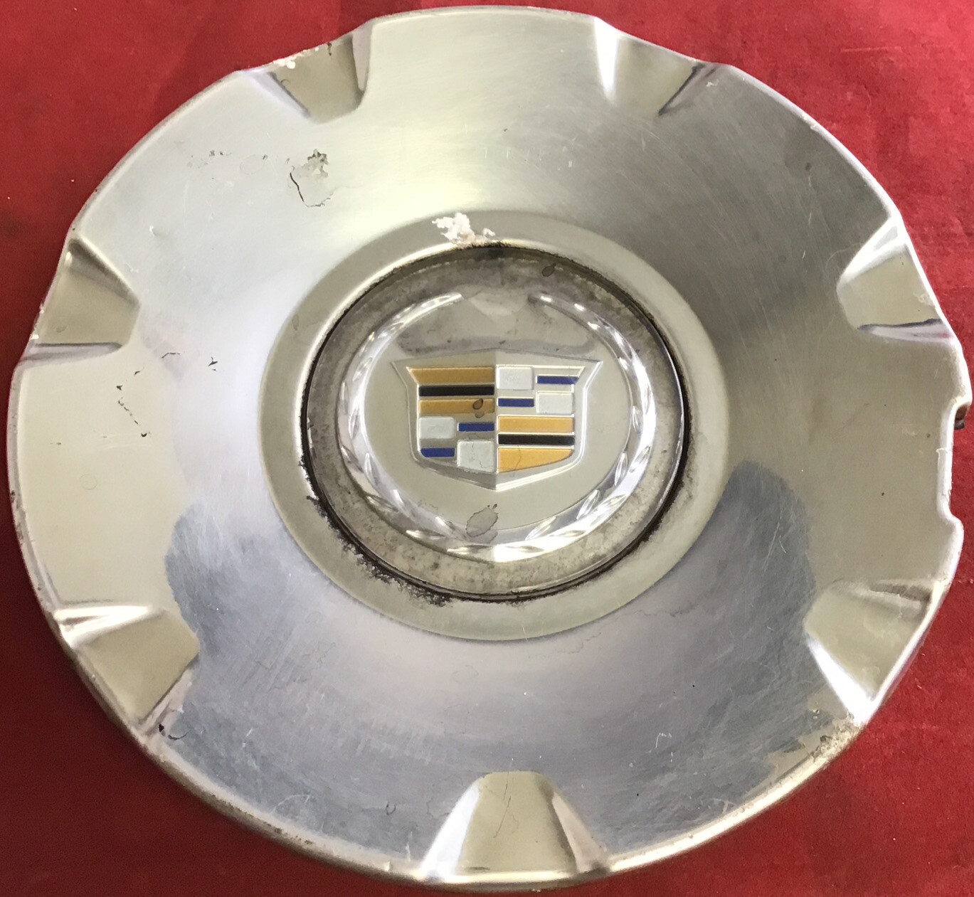 ONE CADILLAC STS  WHEEL CENTER CAP POLISHED FACTORY ORIGINAL OEM 9595437  14795
