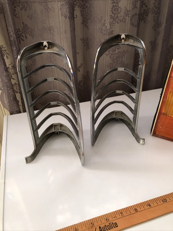 70’s Lincoln Continental FRONT LEFT/ RIGHT CORNER LIGHT BEZELS & LENS - Image 4 of 4