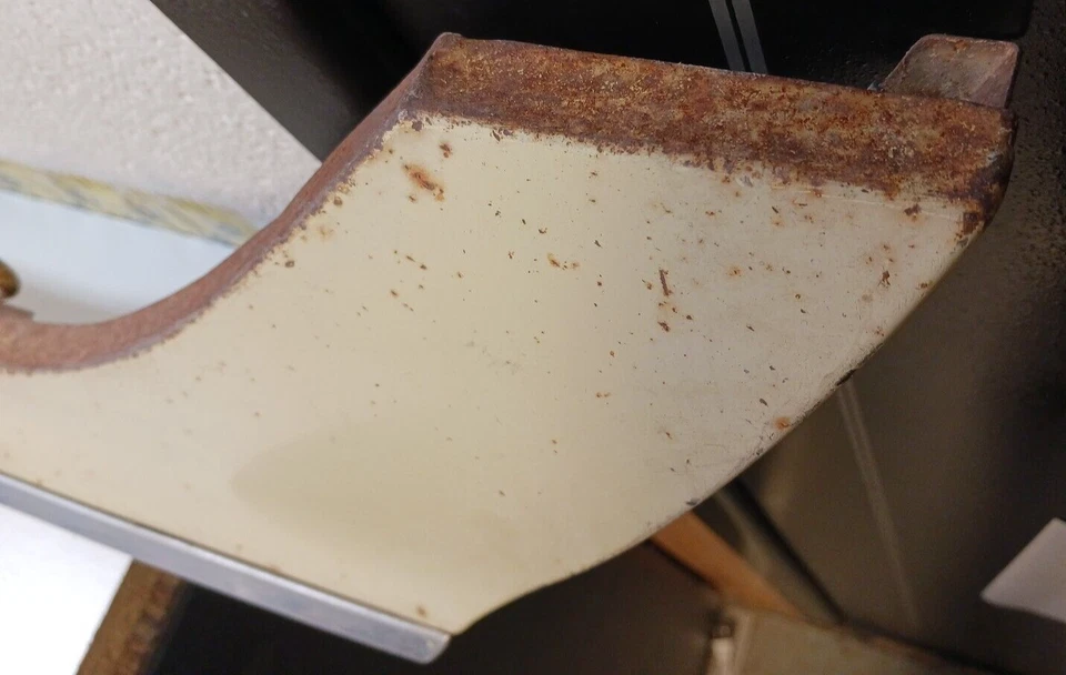 Faldas guardabarros usadas OEM LH + RH con moldura Chrysler New Yorker 1966 (LI84) Foto 2 de 4