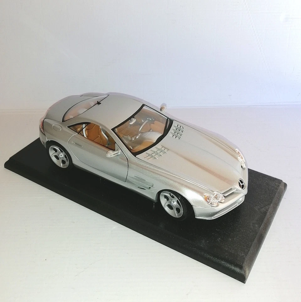 MERCEDES BENZ VISION SLR 1/18 - Immagine 3 di 4