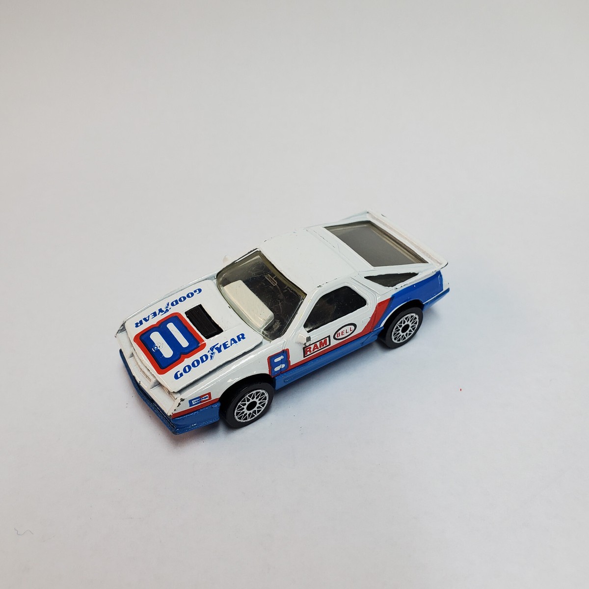 1984 White and Blue Matchbox Dodge Daytona Turbo Z Diecast #8 Toy