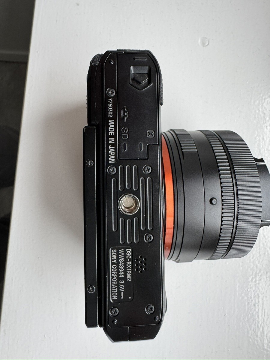 Sony Cyber-shot RX1R II 42.4MP Full Frame Digital Compact Sony Cyber-shot RX1R II 42.4MP Full Frame Digital Compact